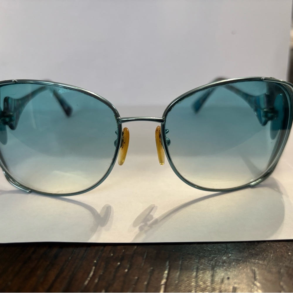 Stylish Blue Sunglasses
